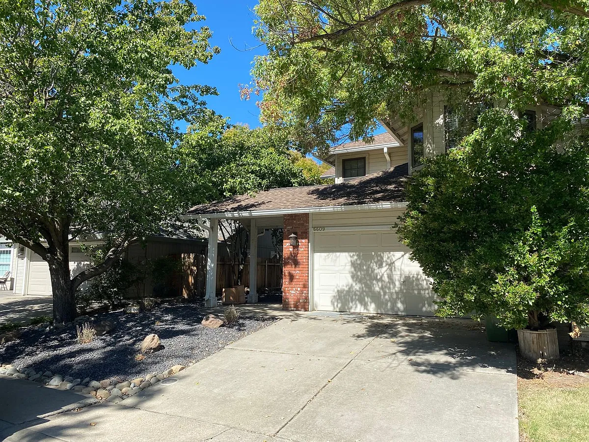 Building Photo - 6609 Crestham Ct