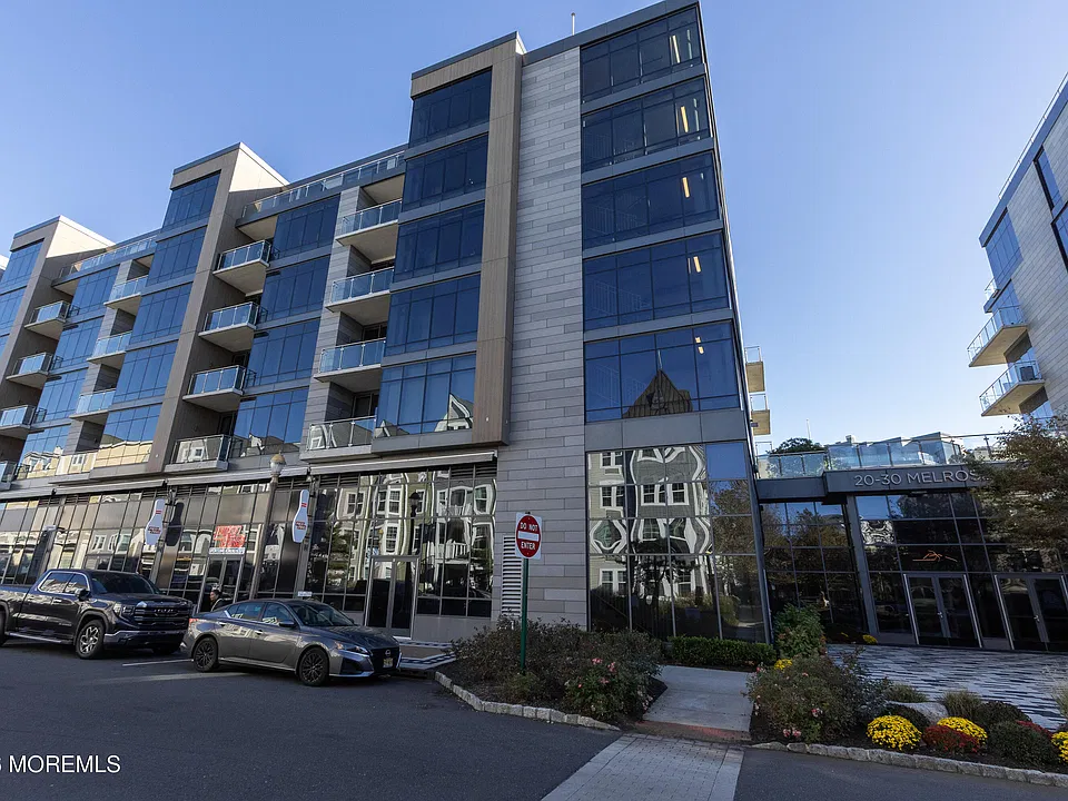 20 Melrose Ter #501