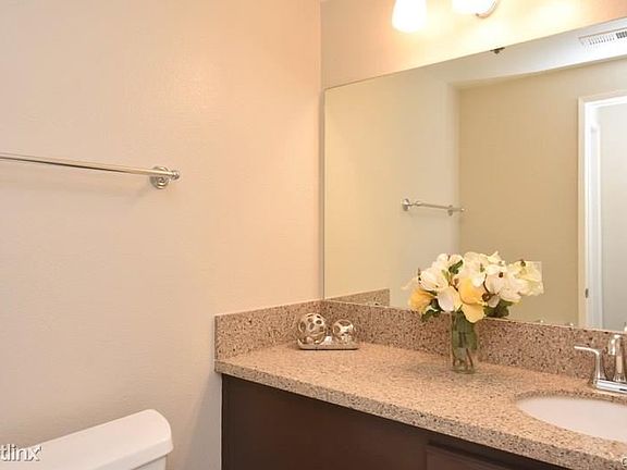 5th image of 720 W 4th St Unit 214