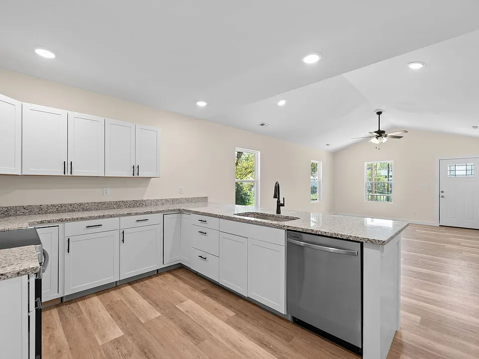 103 Oglewood Ave