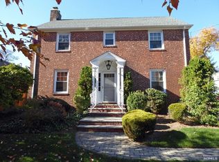 570 Teaneck Rd, Ridgefield Park, NJ 07660