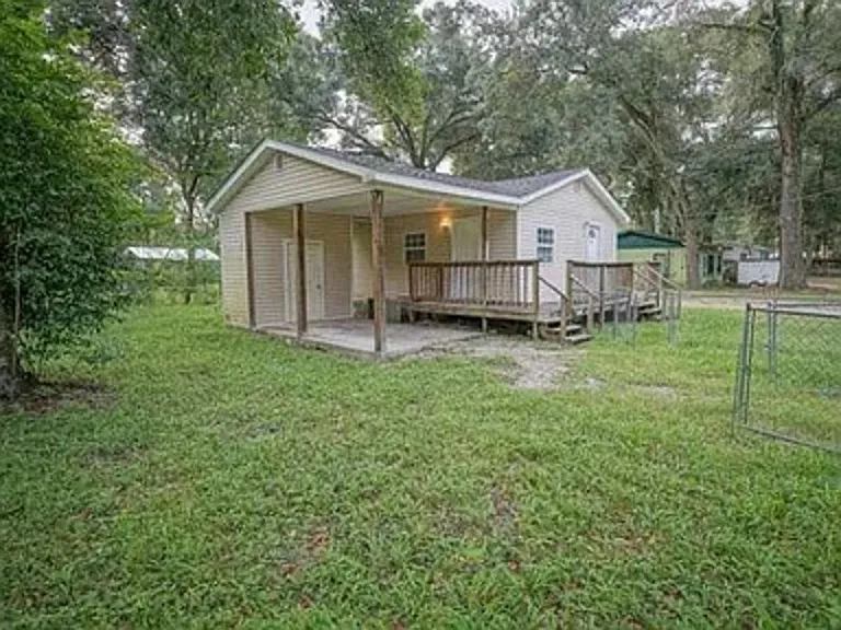4807 Center Dr — Photo 2