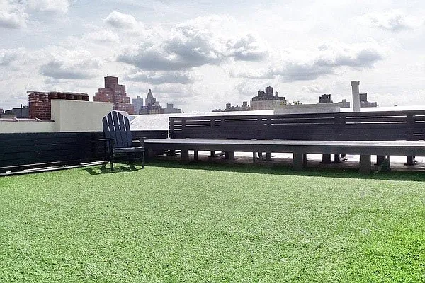 Rented by Bold New York | media 24