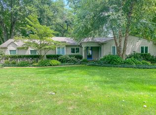 32380 Wing Lake Rd, Franklin, MI 48025