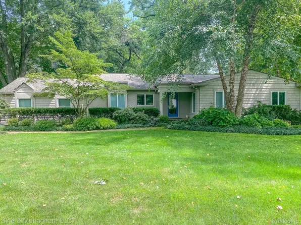 32380 Wing Lake Rd, Franklin, MI 48025
