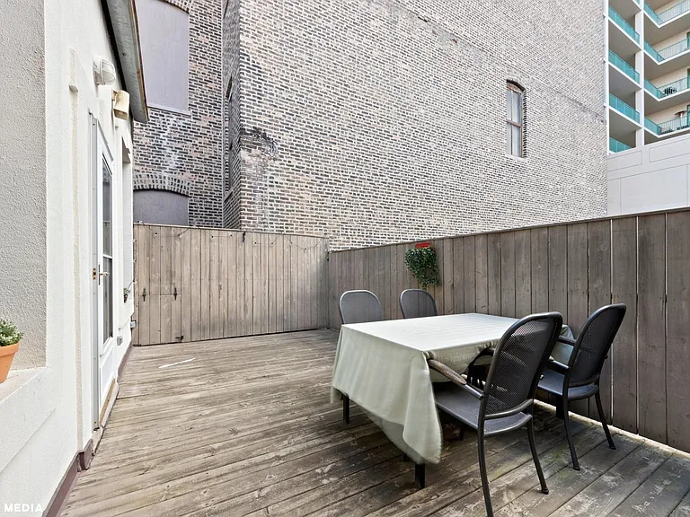 353 W Chicago Ave #4E — Photo 19