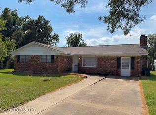 1577 Azalea Dr, Clarksdale, MS 38614