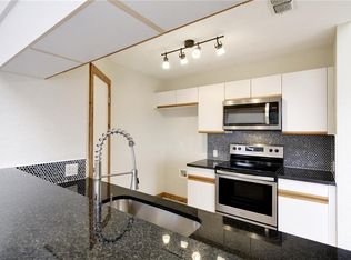 112 Courtside Cir, Spicewood, TX 78669