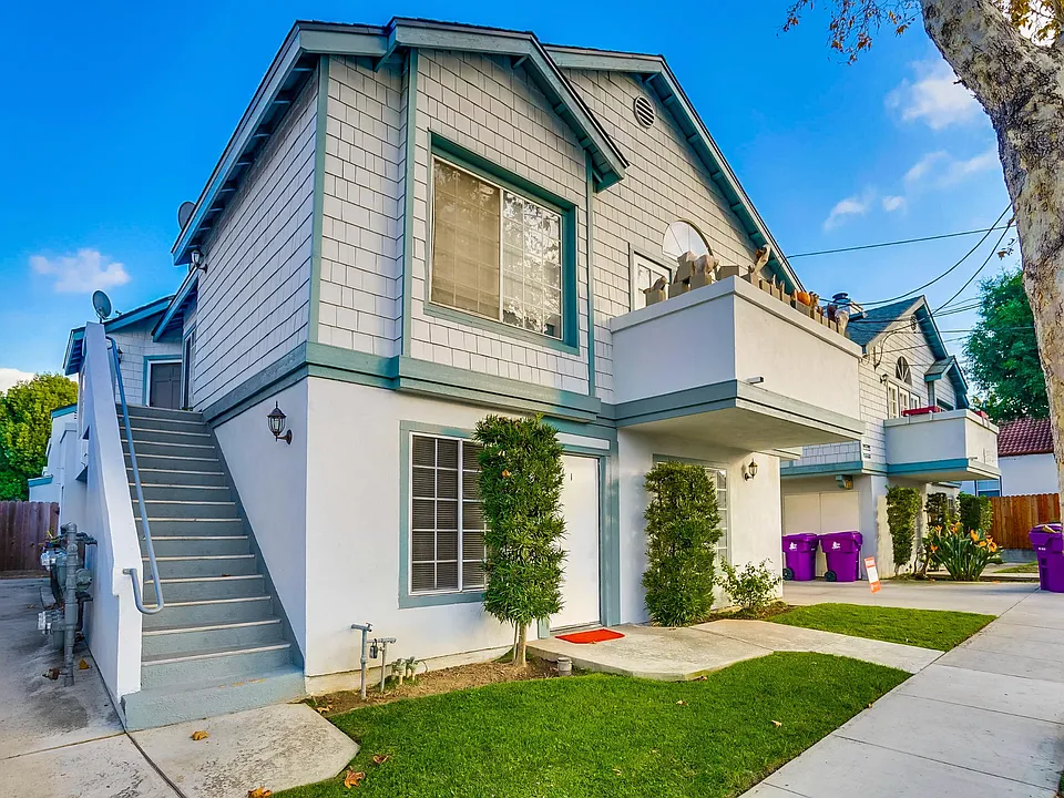 720 Belmont Ave #6