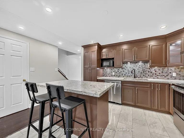 850 Huntingwood Dr #15 — Photo 6