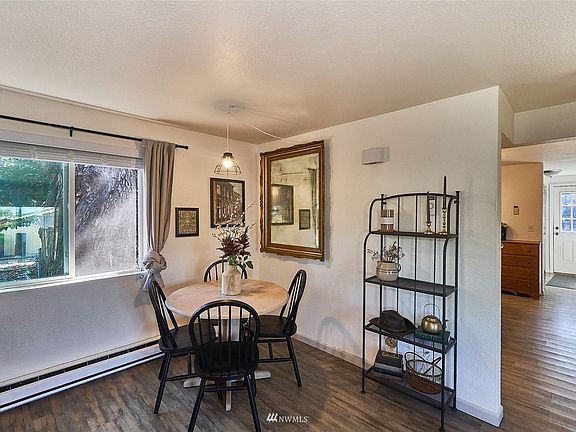 5th image of 2515 F St SE