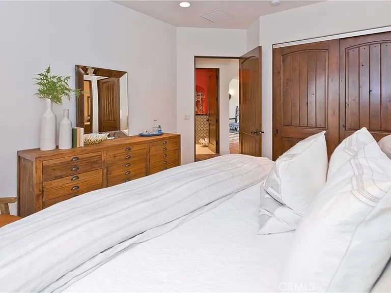 56145 Village Dr — Photo 32