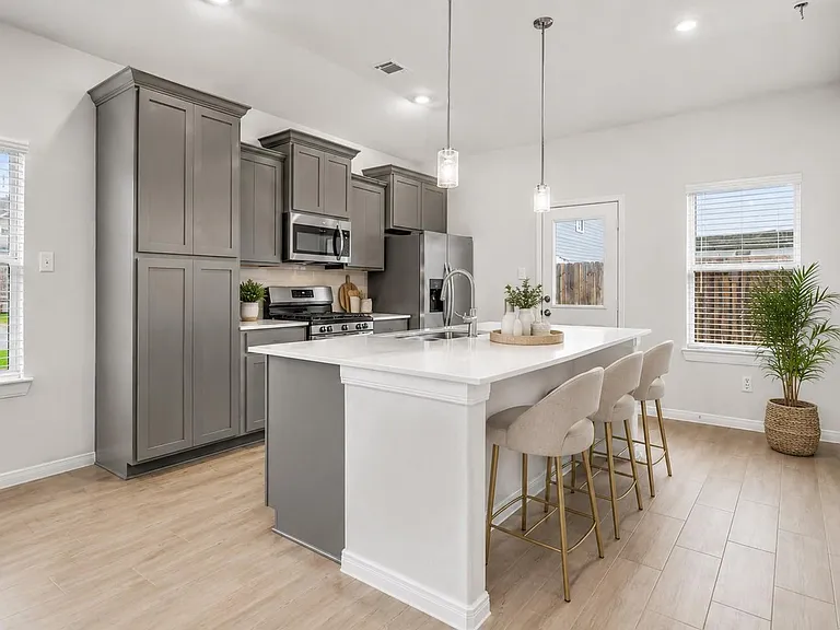 8018 Fijian Cypress Dr — Photo 11