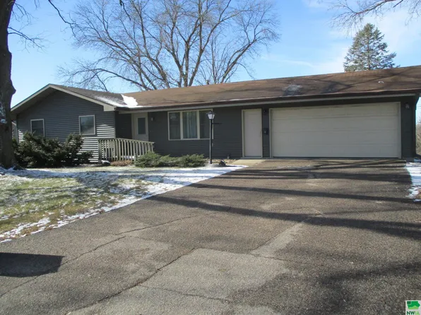 405 Flint St, Cherokee, IA 51012