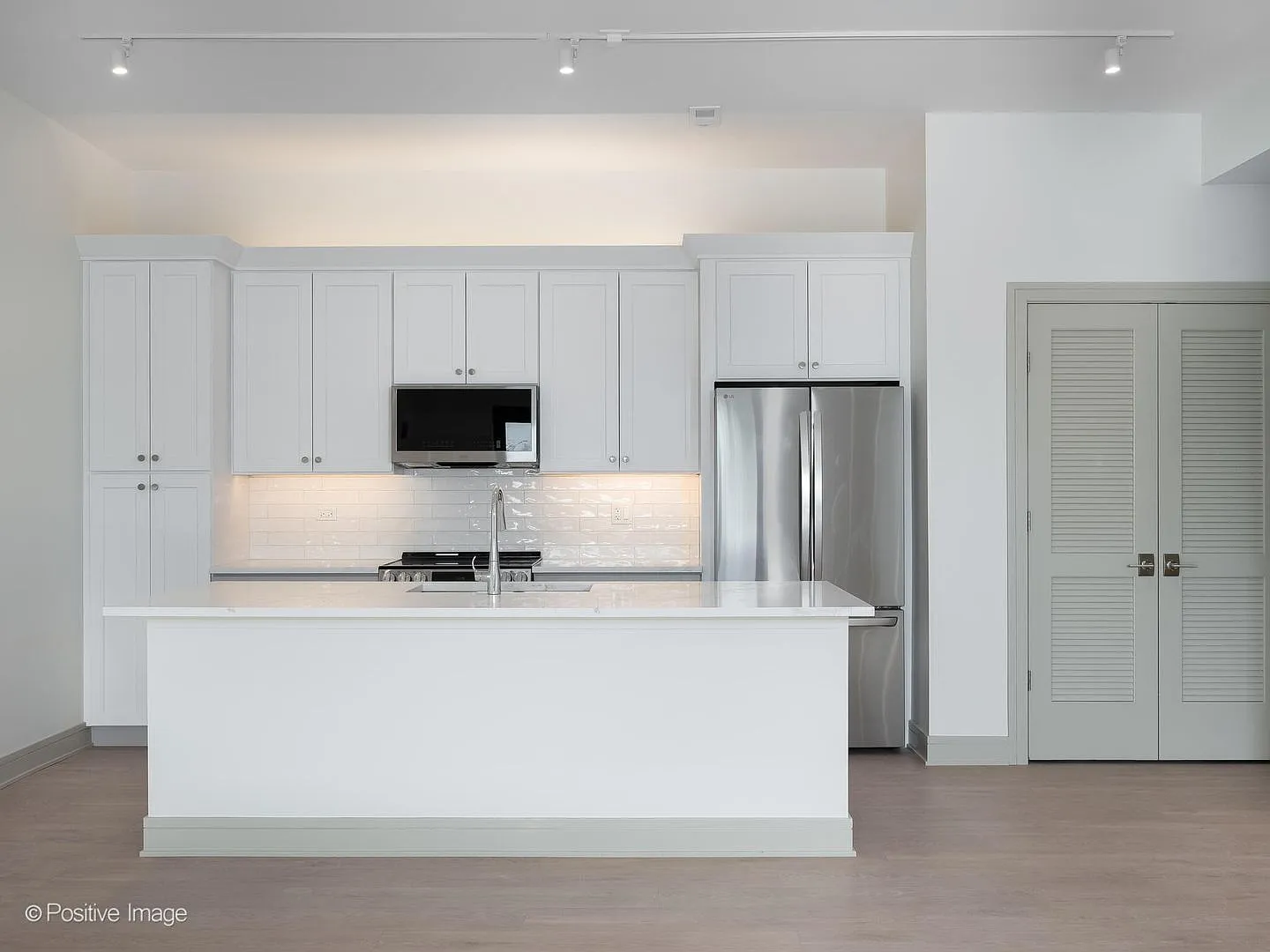 2025 New Construction Luxury Living in the Heart of Lakeview Available November 4th! — Photo 3