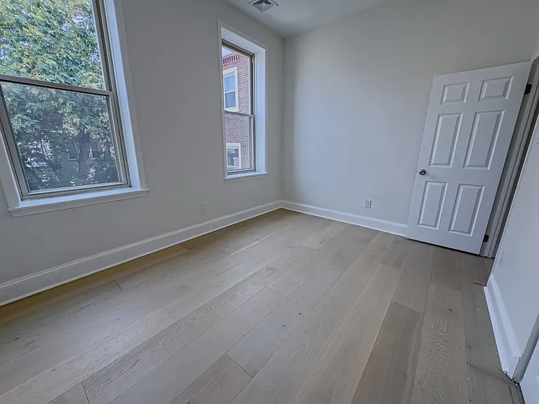 1703 Green St #4 — Photo 30