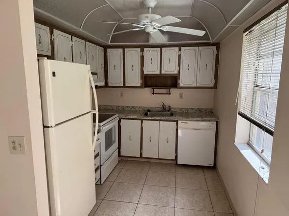 390 Burgundy Ave #I, Delray Beach, FL 33484