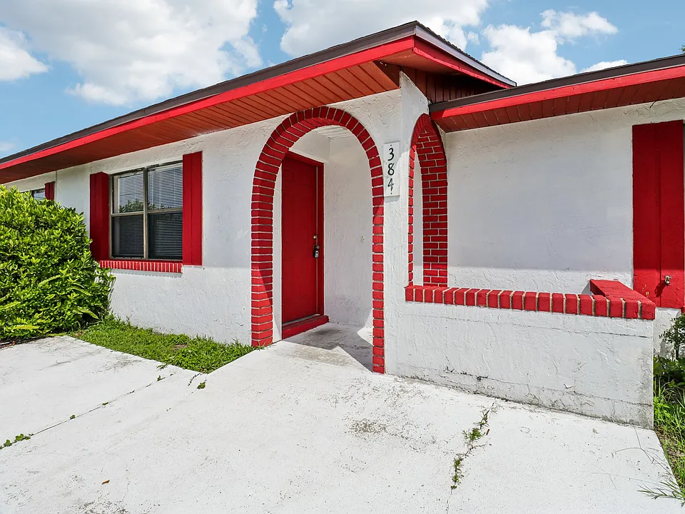384 Cocoa Ct