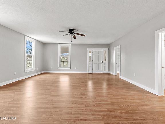 5th image of 603 College St