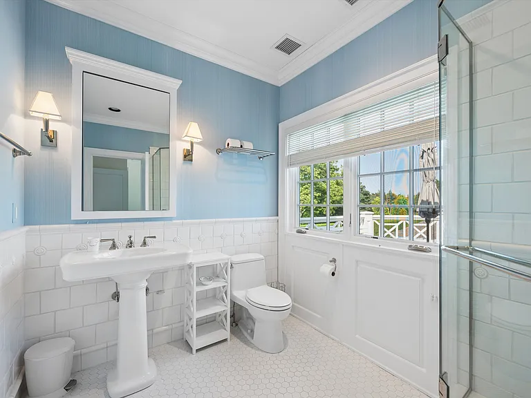 20 Quogo Neck Ln — Photo 16