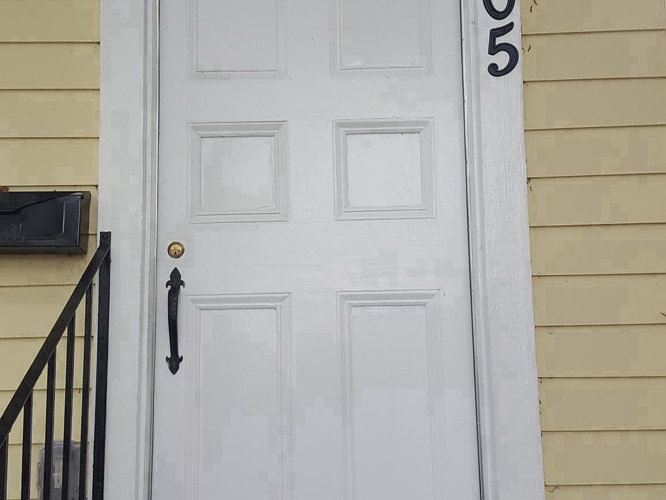 Front Entry 605 Washington