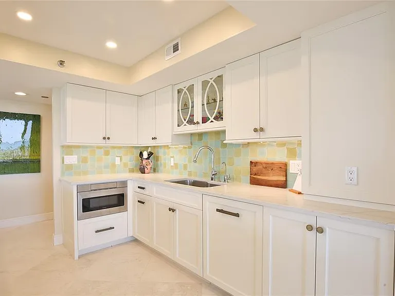 775 Longboat Club Rd #904 — Photo 10