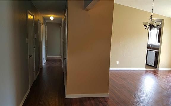 4th image of 3627 Chamberland Dr