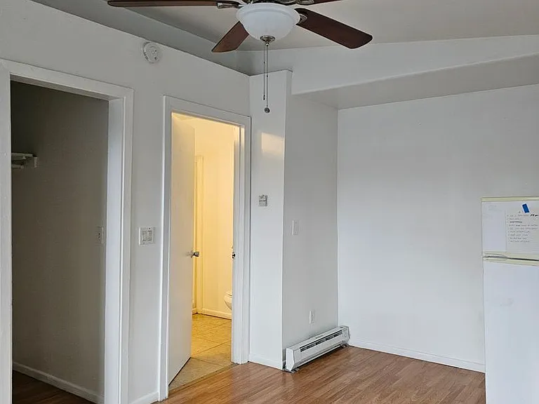 13955 Lakeshore Dr #3 — Photo 7