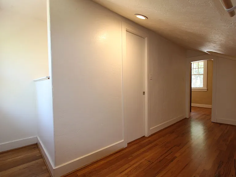 209 E Dale Ave — Photo 22