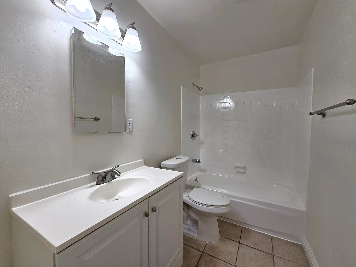2 bed, 900 sqft, $1,995 — Photo 4