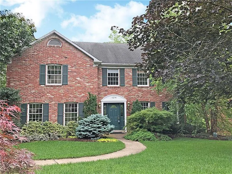 1216 Airedale Dr photo 1
