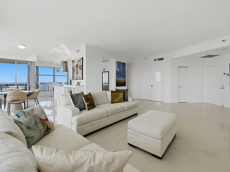 3500 Mystic Pointe Dr #Penthouse 5 — Photo 5