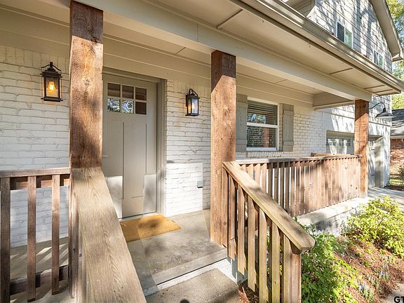 3rd image of 700 Oxford Dr