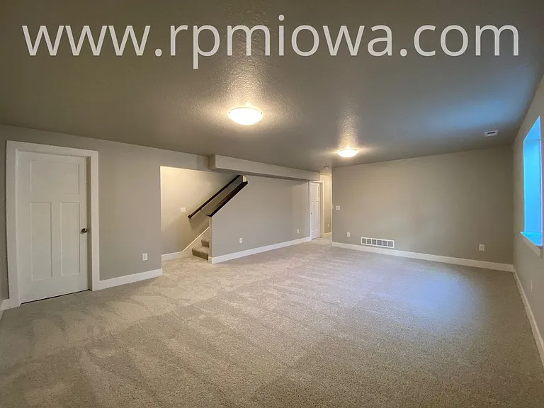 740 SE Drumlin Dr — Photo 7