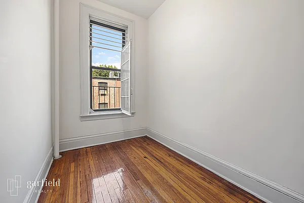 Rented by Garfield Realty  | media 7