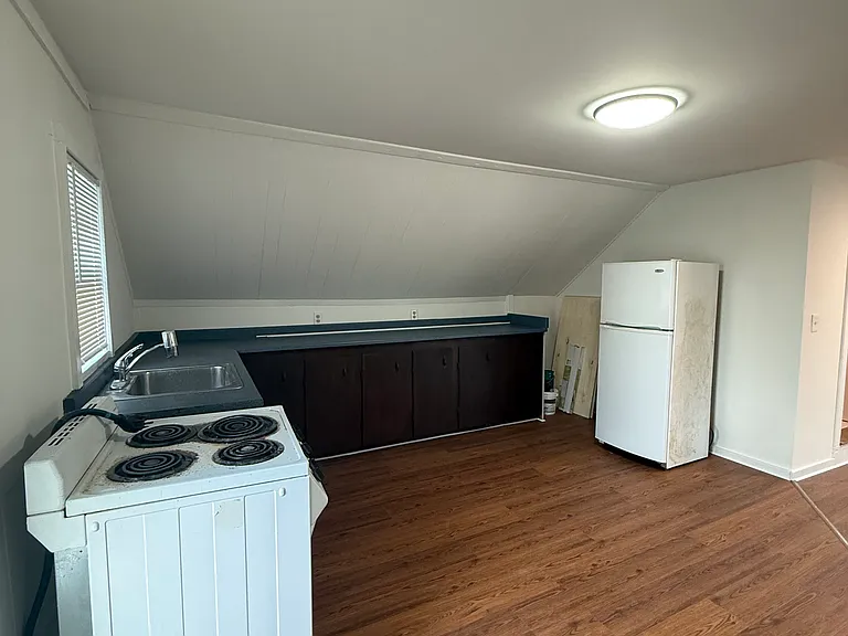 102 Francis Ave #3 — Photo 1