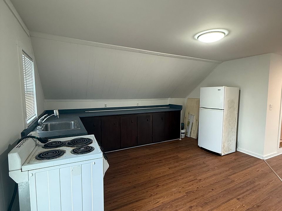 1st image of 102 Francis Ave Floor 3