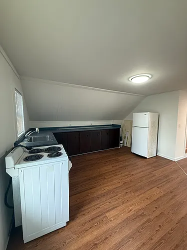 102 Francis Ave Photo 1