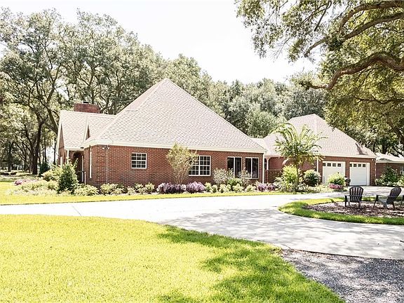 3rd image of 3075 Heritage Acres Ln