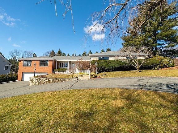 2nd image of 120 Crestview Rd