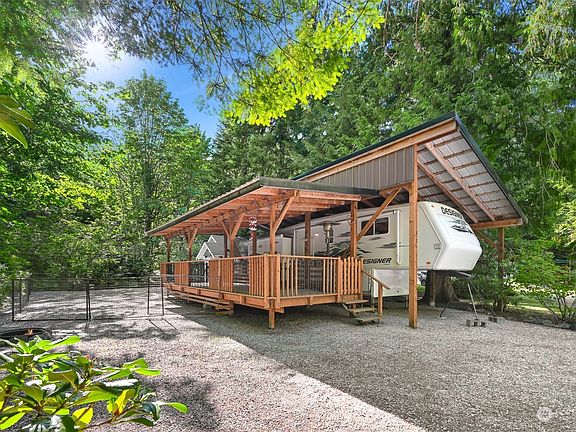 2nd image of 2096 Dogwood Drive
