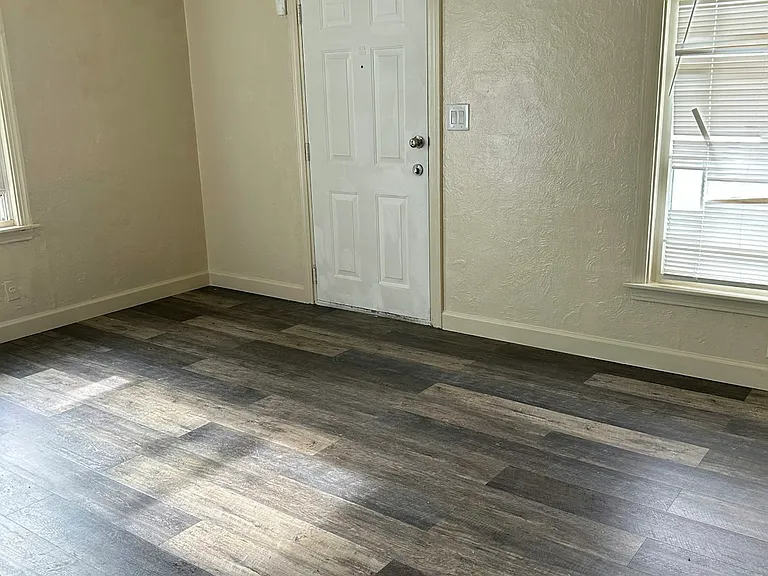 4608 Saint James Ave — Photo 3