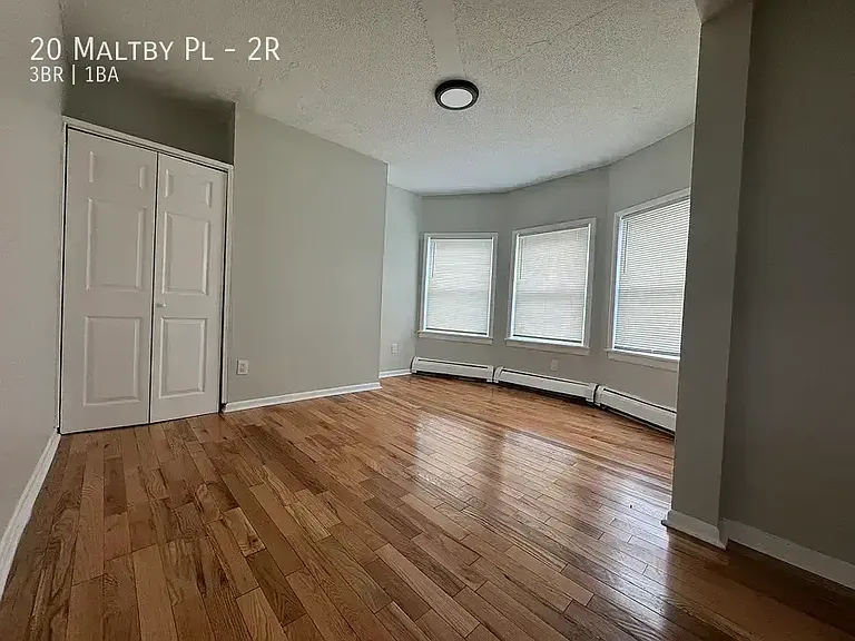 20 Maltby Pl #2R — Photo 6