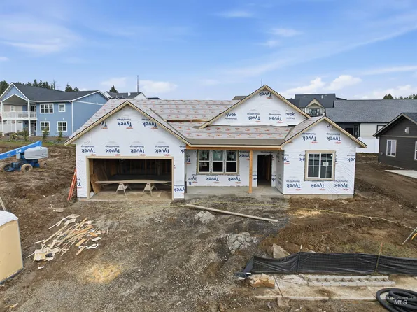 2912 Cyprus Cir, Moscow, ID 83843