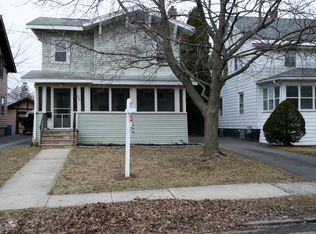 220 Forest Hill Dr, Syracuse, NY 13206