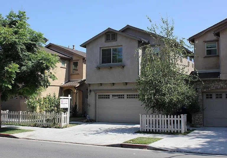 14356 Gilmore St — Photo 2