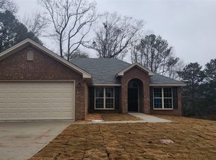 245 Brownstone Loop, Elmore, AL 36022