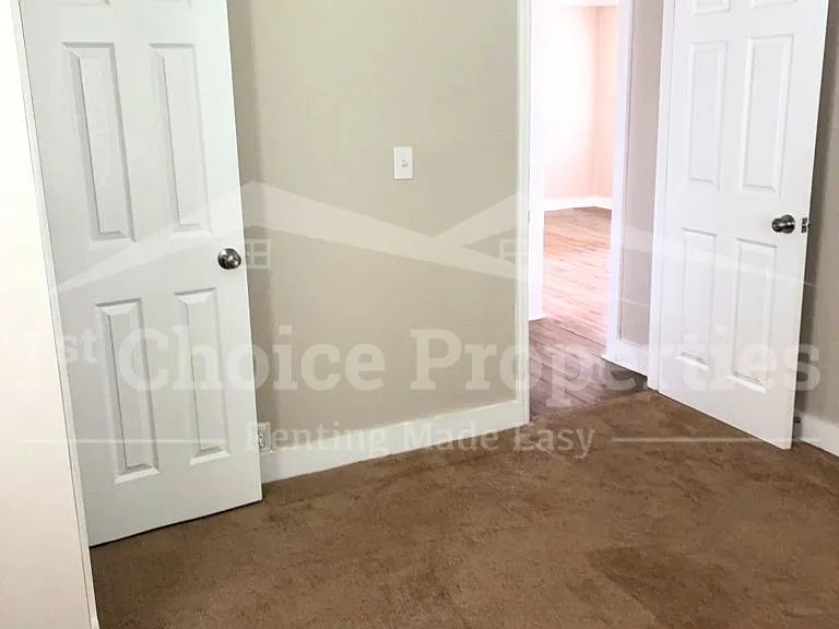 284 Lee Rd — Photo 9