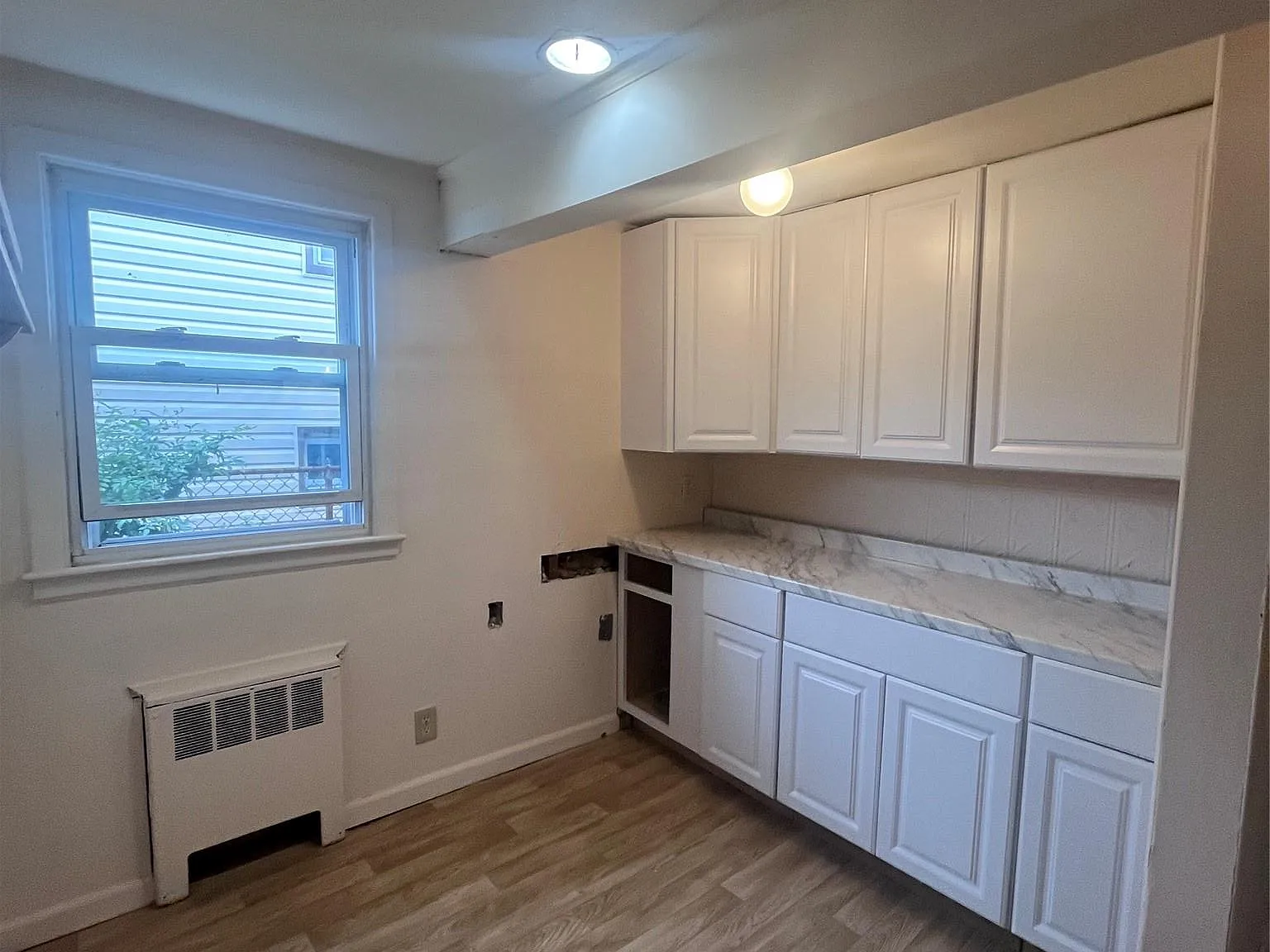 2 bed, 1.0 bath, 1284 sqft, $2,700 — Photo 4