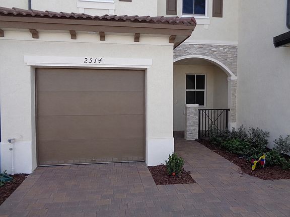 3rd image of 2514 SE 29th St